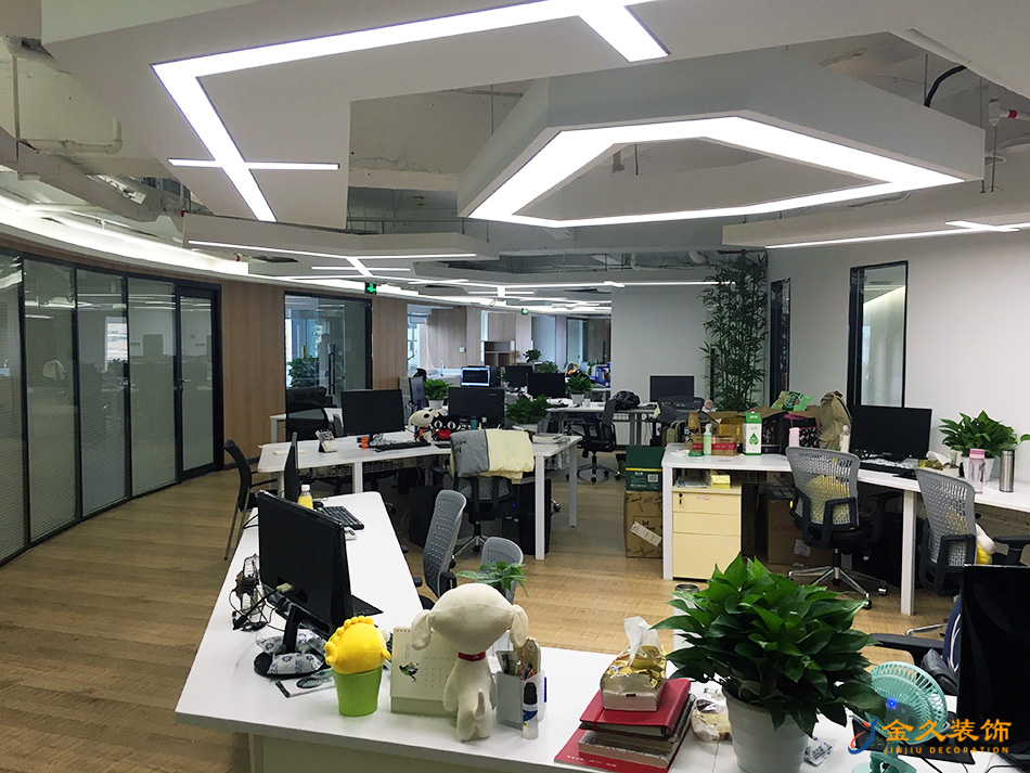 辦公區(qū)域裝修實(shí)景圖 辦公區(qū)域裝修實(shí)景圖